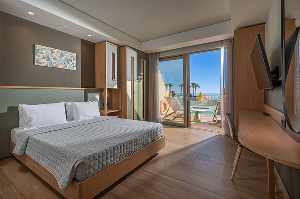 Suite with Individual Pool