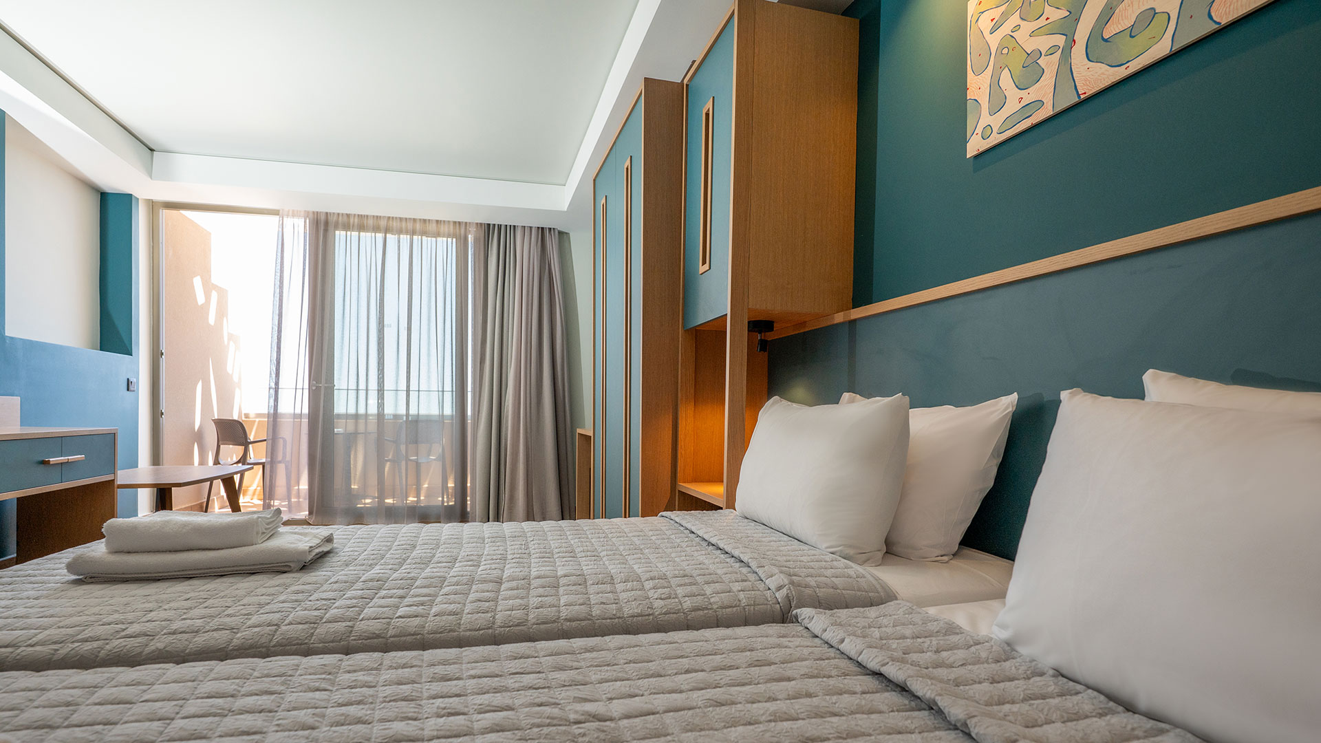 Superior Connecting Room with Land View